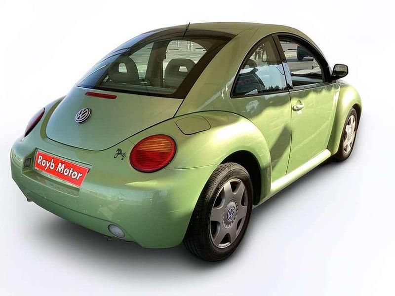 Usado VW Beetle 90 CV (66 kW) 1999 Verde Utilitario