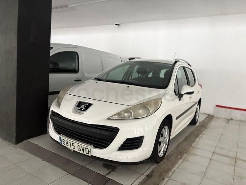Usado Peugeot 207 90 CV (66 kW) 2010 Blanco Familiar