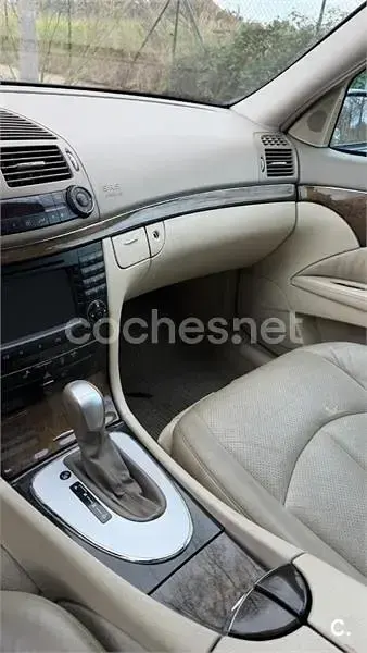 Usado Mercedes E320 Avantgarde 204 CV (150 kW) 2004 Azul Berlina