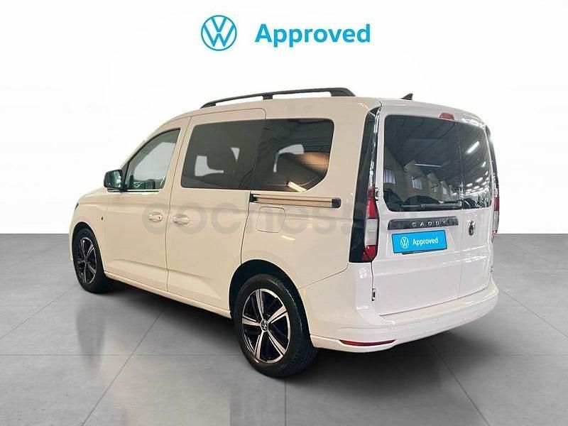 Usado VW Caddy 102 CV (75 kW) 2021 Blanco Monovolumen