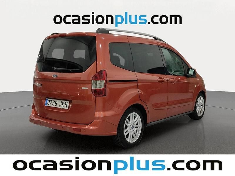 Usado Ford Tourneo Courier Titanium 102 CV (75 kW) 2015 Rojo Monovolumen