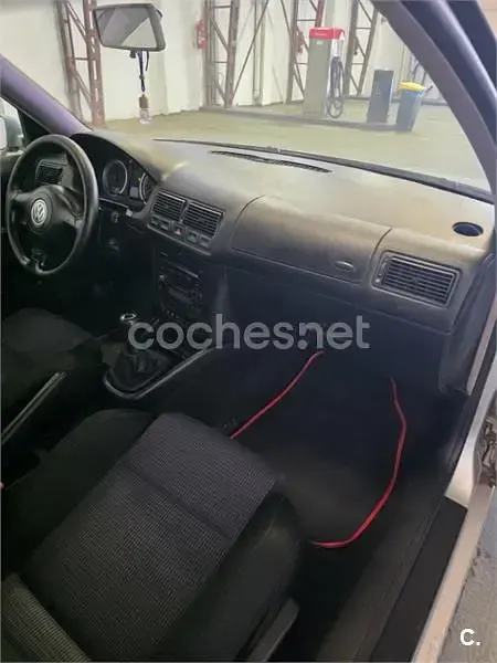 Usado VW Golf IV Advance 100 CV (73 kW) 2003 Blanco Berlina