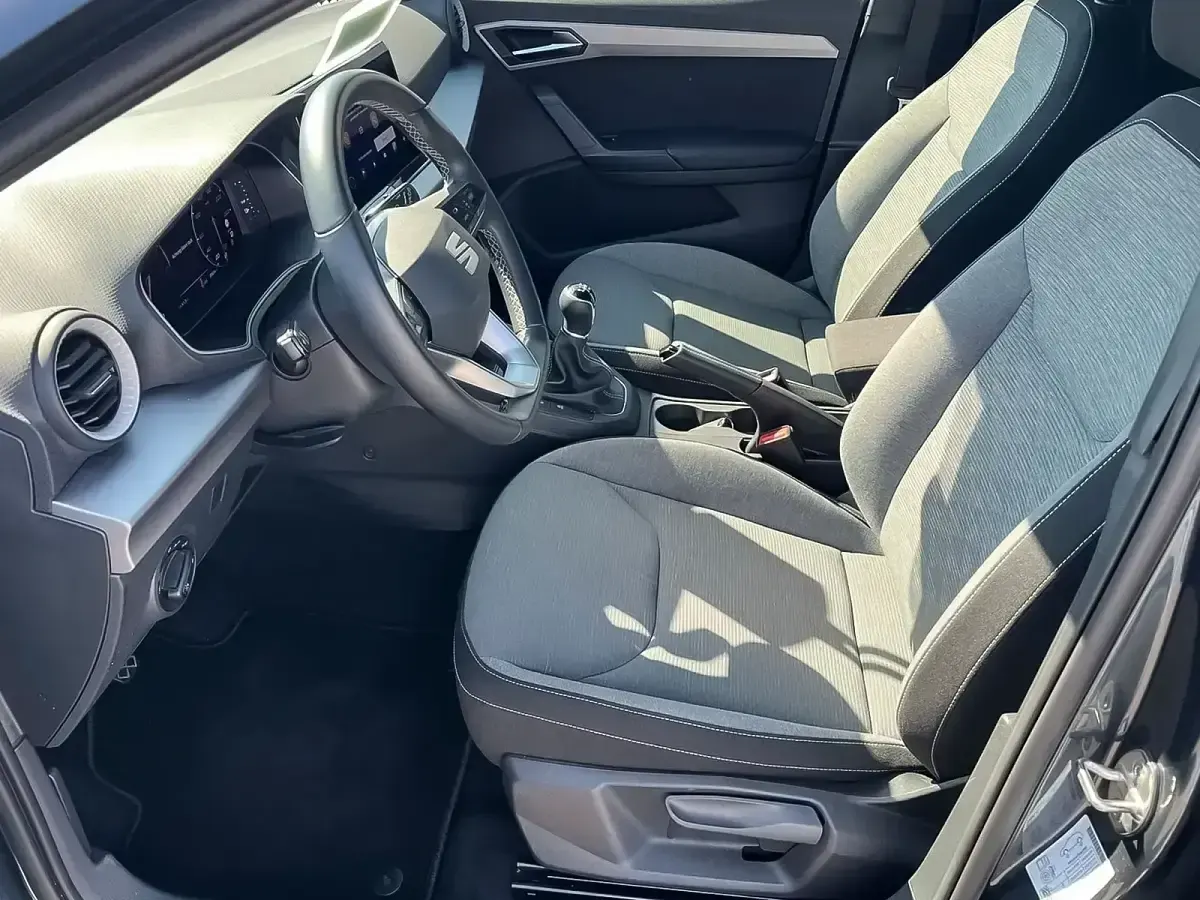 Usado Seat Ibiza XCELLENCE 115 CV (84 kW) 2025 Gris Utilitario