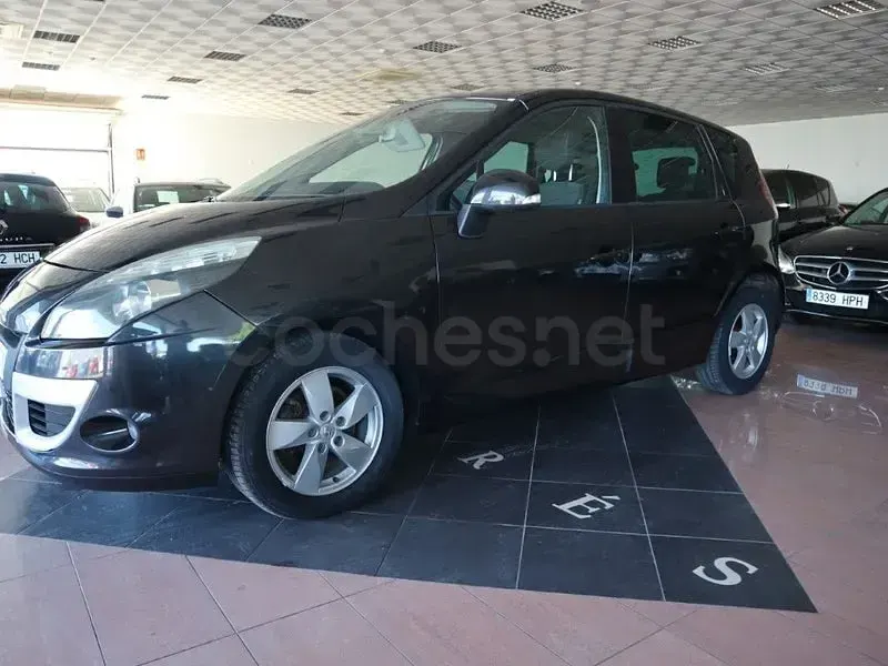 Usado Renault Scénic III Dynamique 110 CV (80 kW) 2011 Negro Monovolumen