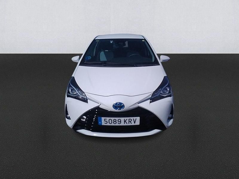 Usado Toyota Yaris Hybrid Active 100 CV (73 kW) 2018 Blanco Berlina