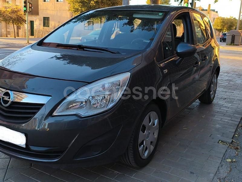 Usado Opel Meriva Enjoy 120 CV (88 kW) 2011 Marrón Monovolumen