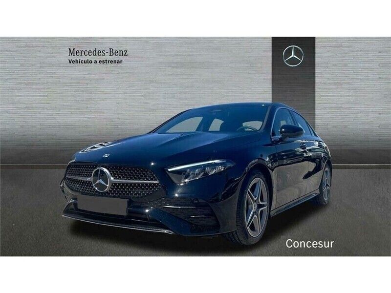 Negro Usado 2023 Mercedes A250 Berlina | 35.900 € (Un poco caro) - Imagen 1/4