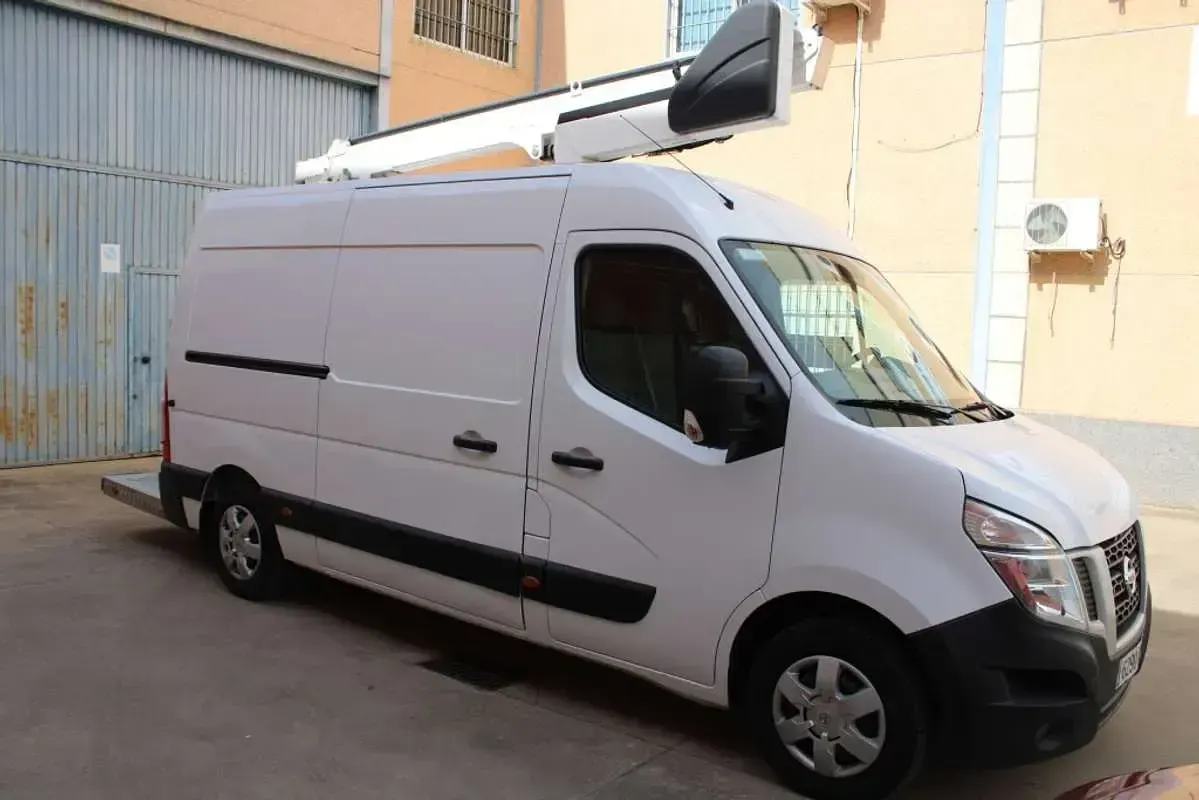 Usado Nissan NV400 131 CV (96 kW) 2019 Blanco Van