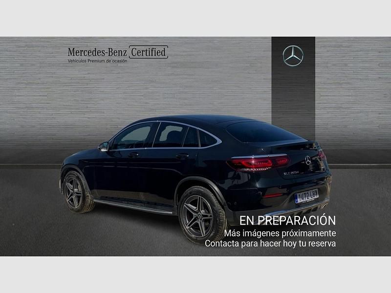 Usado Mercedes GLC220 AMG line 194 CV (142 kW) 2019 Negro obsidiana  pintura metalizada Coupe