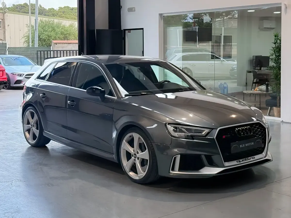 Usado Audi RS3 Design 400 CV (294 kW) 2017 Gris Berlina