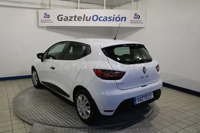 Usado Renault Clio V Business 65 CV (47 kW) 2021 Gris / plata Berlina