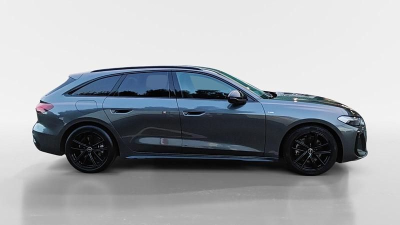 Usado Audi A5 Basis 204 CV (150 kW) 2025 Gris / plata Familiar