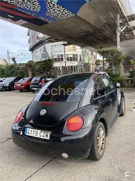 Usado VW New Beetle 100 CV (73 kW) 2000 Negro Utilitario