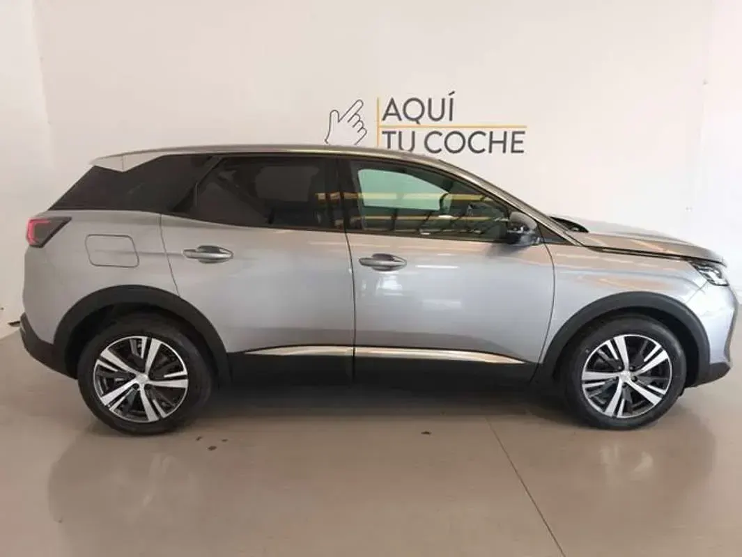 Usado Peugeot 3008 Allure 131 CV (96 kW) 2024 Gris SUV