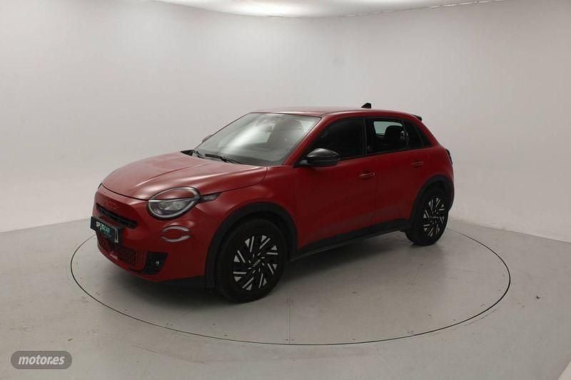 Usado Fiat 600E Red 114 kW (156 CV) 2024 Rojo SUV
