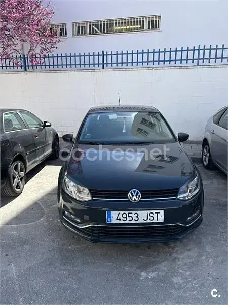 Usado VW Polo Advance 90 CV (66 kW) 2016 Negro Berlina