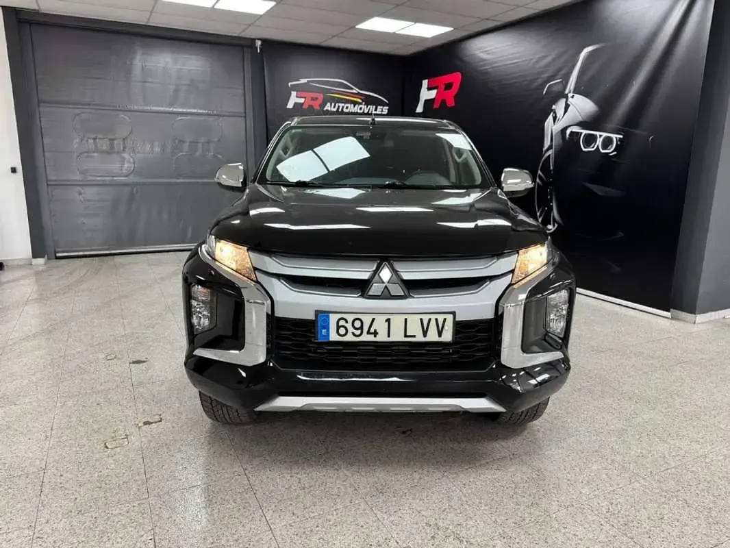 Usado Mitsubishi L200 Motion 150 CV (110 kW) 2021 Negro Pickup/Camioneta