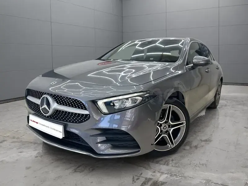 Usado Mercedes A250 218 CV (160 kW) 2022 Gris / plata Berlina