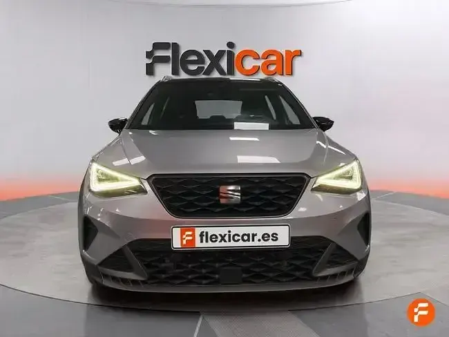 Usado Seat Arona FR 110 CV (80 kW) 2024 Gris SUV