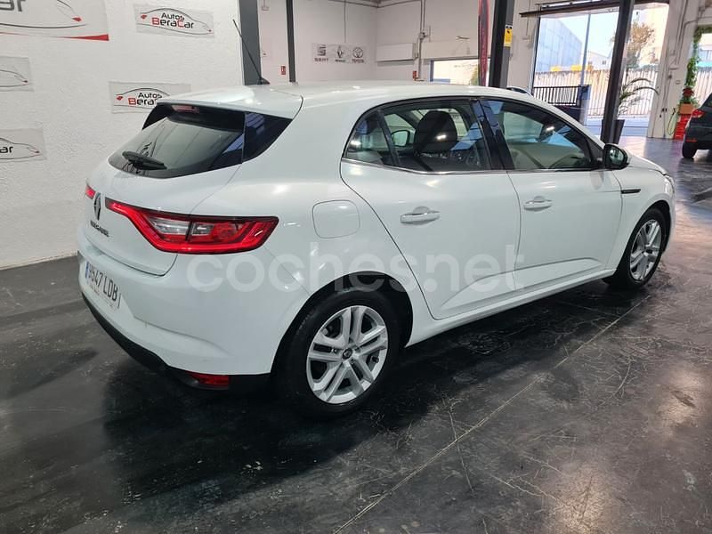 Usado Renault Mégane IV Business 115 CV (84 kW) 2019 Blanco Berlina