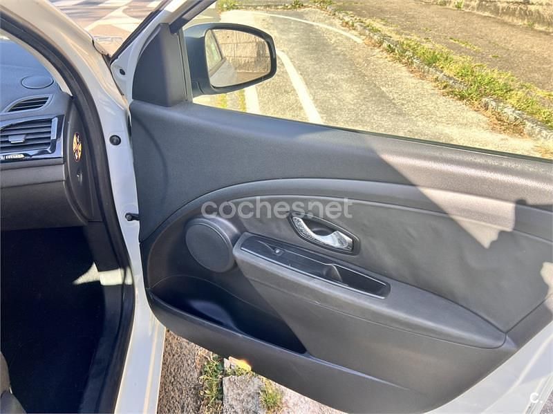 Usado Renault Mégane 85 CV (62 kW) 2010 Blanco Berlina