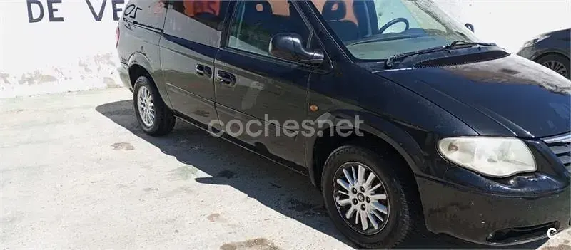 Usado Chrysler Grand Voyager 150 CV (110 kW) 2006 Negro Monovolumen