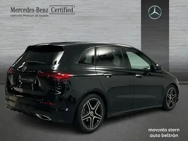 Usado Mercedes B200 AMG line 150 CV (110 kW) 2023 Negro Utilitario