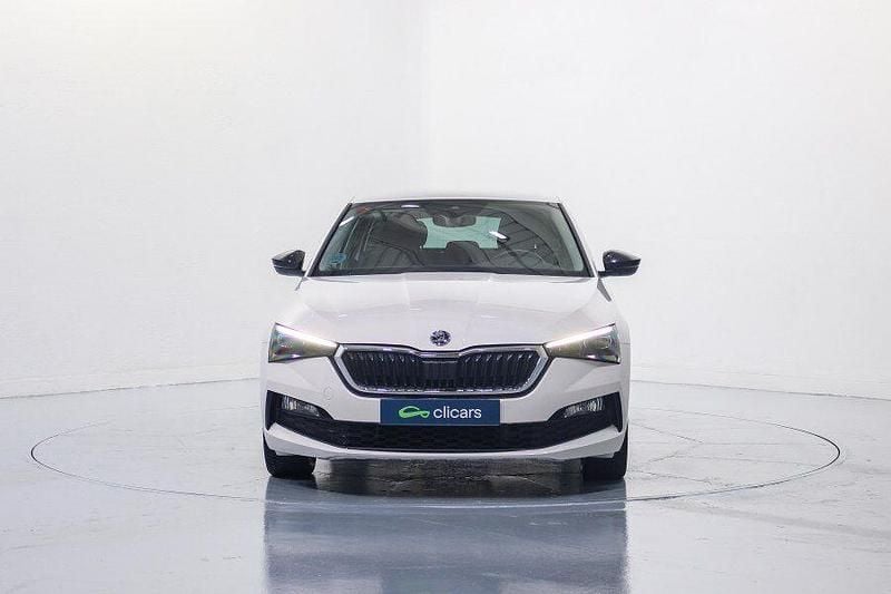 Usado Skoda Scala Ambition 115 CV (84 kW) 2019 Blanco Utilitario