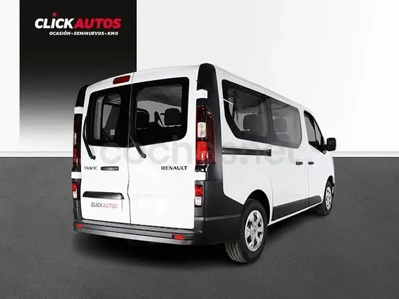Usado Renault Trafic 110 CV (80 kW) 2023 Blanco Monovolumen
