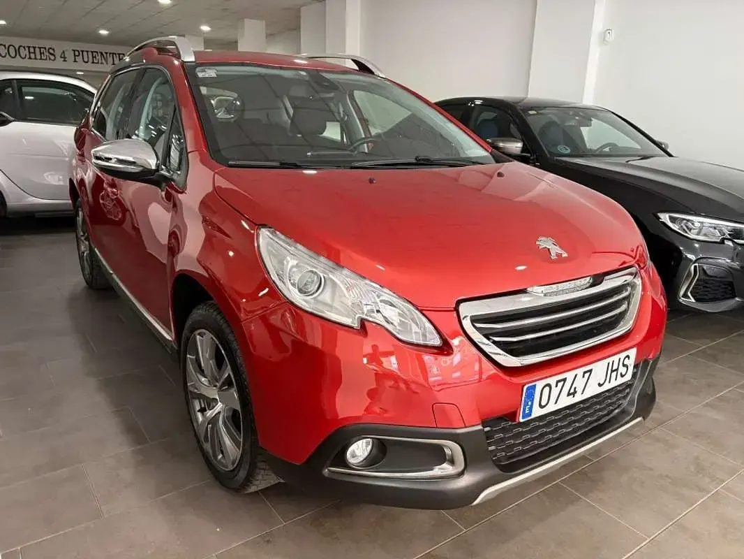 Usado Peugeot 2008 Allure 120 CV (88 kW) 2015 Burdeos SUV