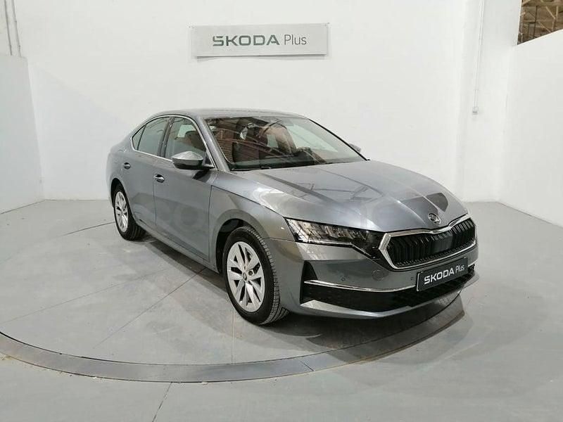 Usado Skoda Octavia Selection 150 CV (110 kW) 2025 Gris Berlina