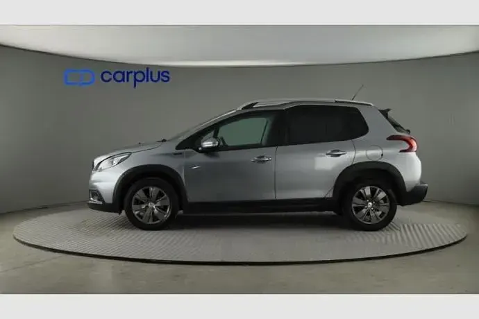 Usado Peugeot 2008 Signature Sky 110 CV (80 kW) 2019 SUV