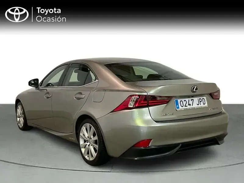 Usado Lexus IS300h Executive Line 223 CV (164 kW) 2016 Beige Berlina