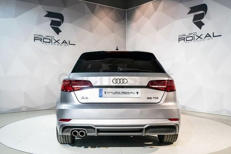 Usado Audi A3 S-Line 150 CV (110 kW) 2019 Gris / plata Berlina