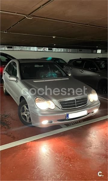 Usado Mercedes C220 Classic 143 CV (105 kW) 2003 Gris / plata Berlina