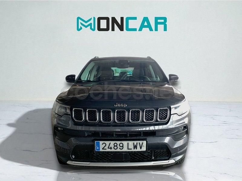 Usado Jeep Compass Limited 130 CV (95 kW) 2022 Gris / plata SUV