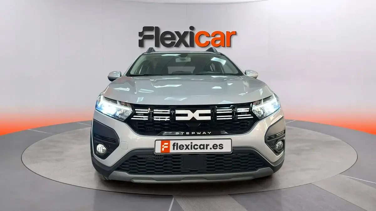 Usado Dacia Sandero Expression 91 CV (66 kW) 2024 Gris Berlina