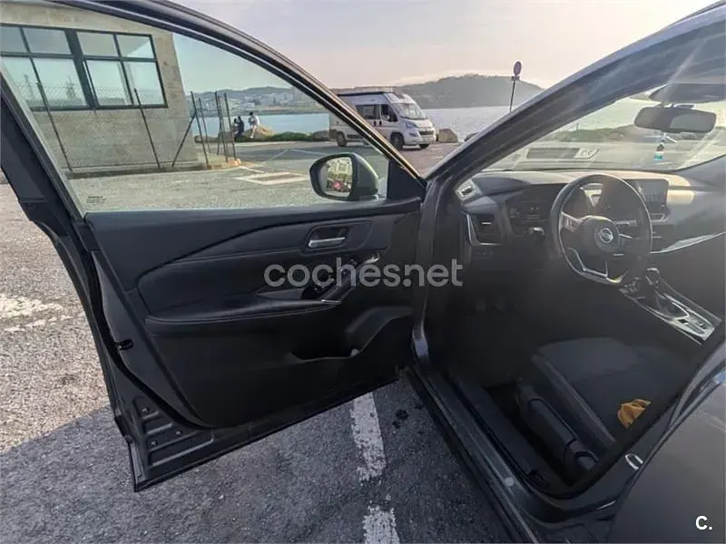 Usado Nissan Qashqai N-Connecta 140 CV (102 kW) 2021 Gris / plata SUV