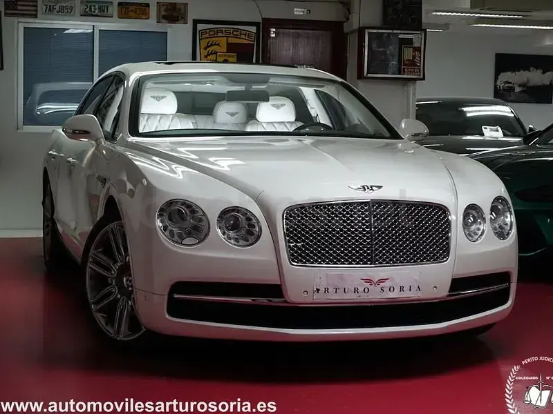 Usado Bentley Flying Spur 625 CV (459 kW) 2016 Blanco Berlina