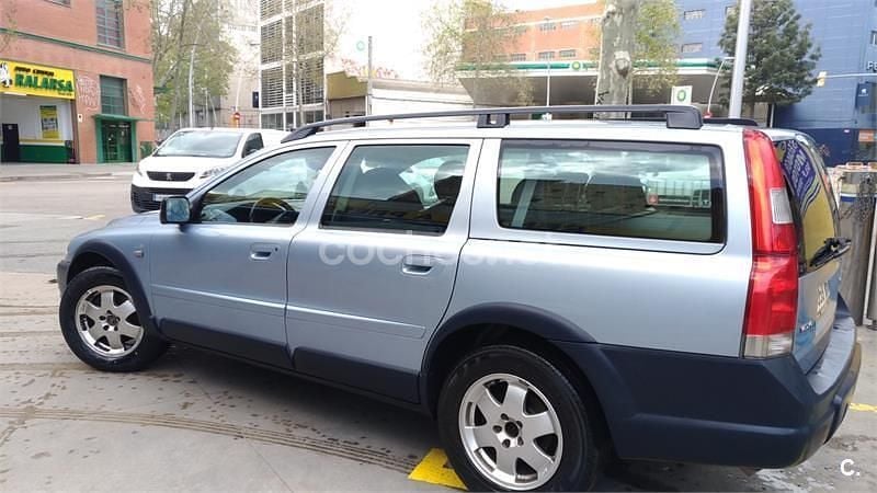 Usado Volvo XC70 200 CV (147 kW) 2001 Gris / plata Familiar
