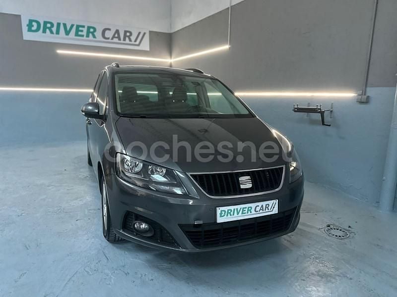 Usado Seat Alhambra Ecomotive 140 CV (102 kW) 2012 Gris / plata Monovolumen