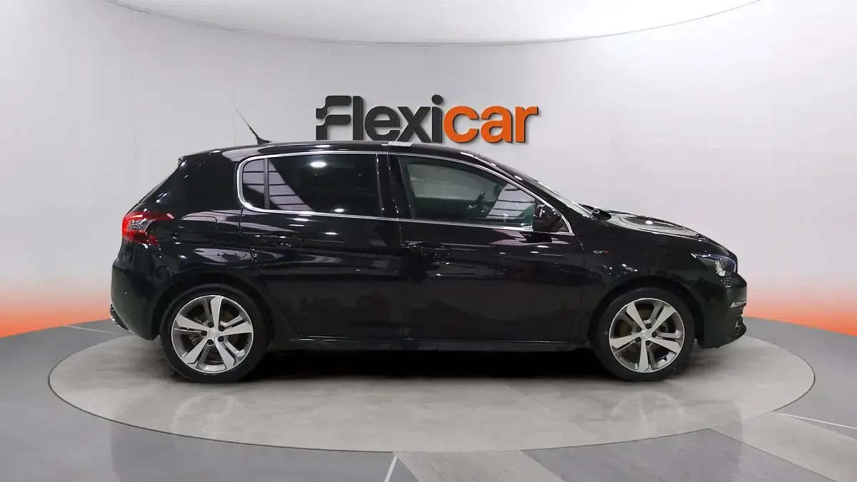 Occasion Peugeot 308 GT 130 PK (95 kW) 2021 Zwart Sedan