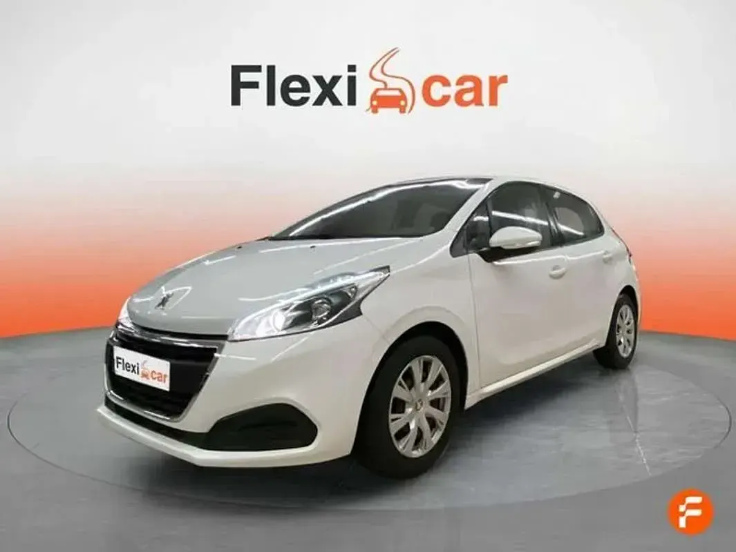 Usado Peugeot 208 Active 82 CV (60 kW) 2018 Blanco Utilitario