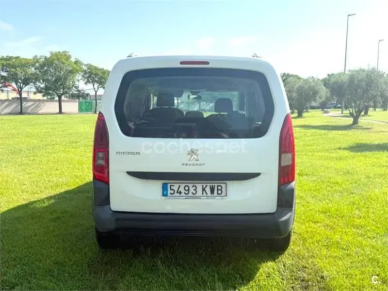 Usado Peugeot Rifter Access 75 CV (55 kW) 2019 Blanco Monovolumen