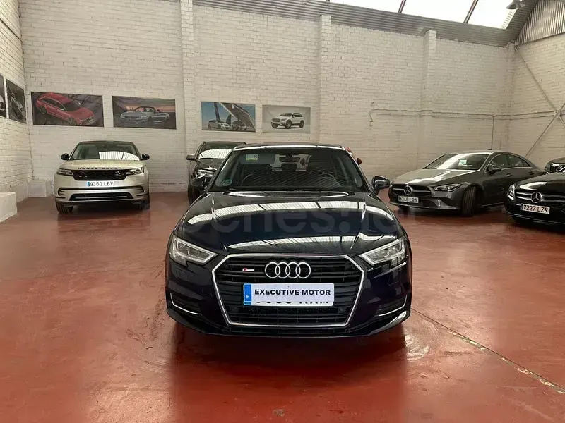 Usado Audi A3 Ambiente 116 HP (85 kW) 2019 Azul Sedan
