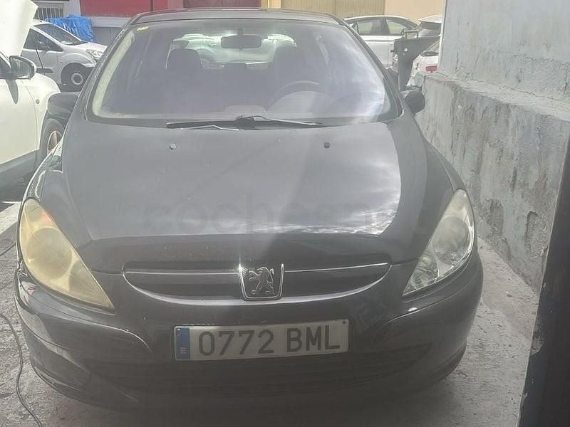 Usado Peugeot 307 75 CV (55 kW) 2002 Negro Berlina
