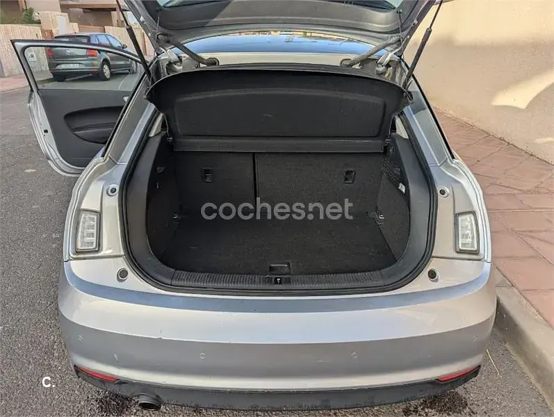 Usado Audi A1 95 CV (69 kW) 2016 Gris / plata Utilitario
