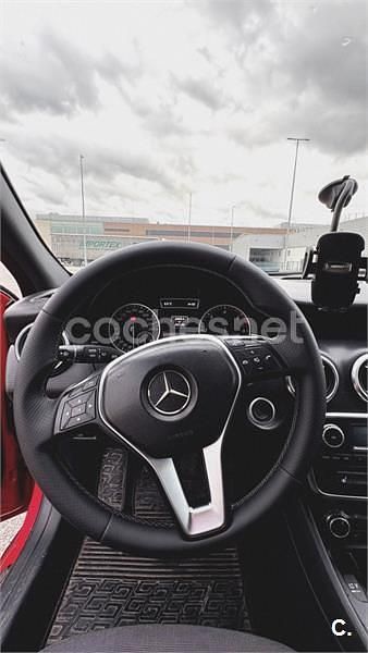Usado Mercedes A180 Style 109 CV (80 kW) 2014 Rojo Berlina