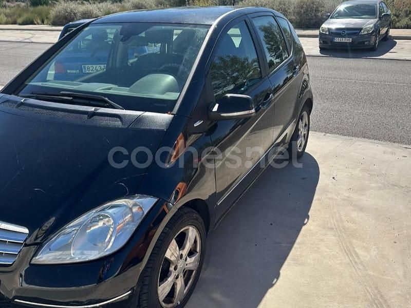 Negro Usado 2010 Mercedes A180 Monovolumen | 6490 € (Buen precio) - Imagen 1/4