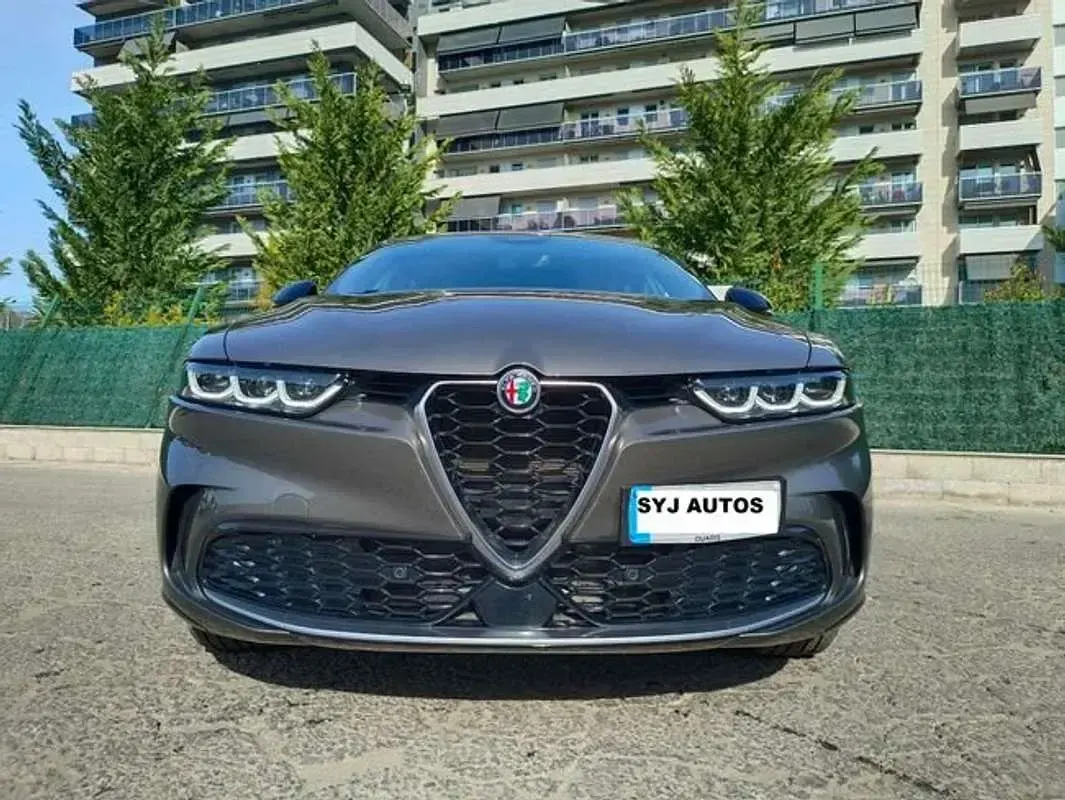 Usado Alfa Romeo Tonale Ti 131 CV (96 kW) 2023 Gris SUV
